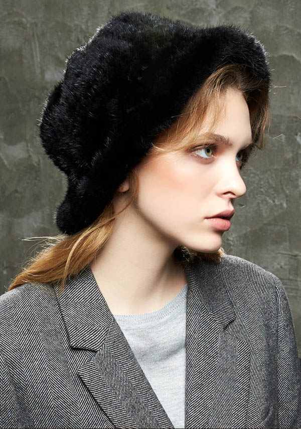 Black Knitted Mink Hat